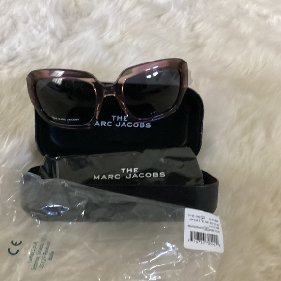 NWT ladies Marc Jacobs Sunglases
